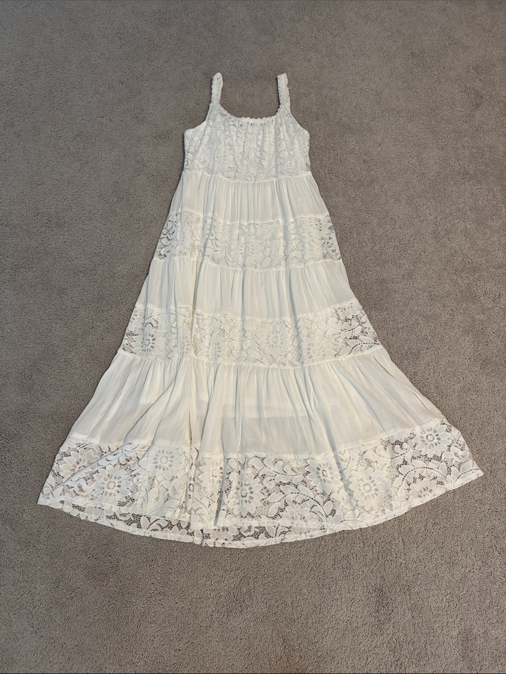 Signature by Robbie Bee White Lace Maxi Dress - Picture 4 of 5